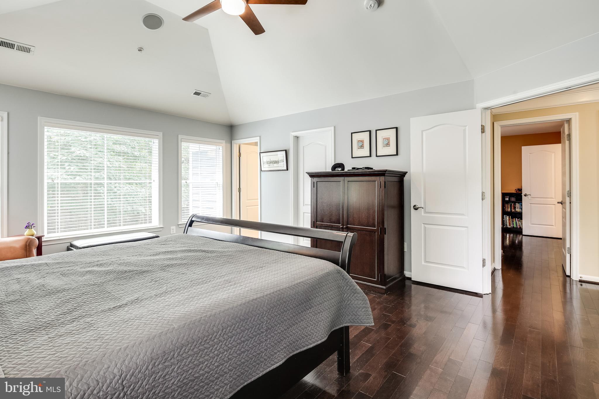 5 Ridge Road Annapolis, MD 21401 - Photo 14 of 43 Spacious Master Bedroom with vaulted ceiling