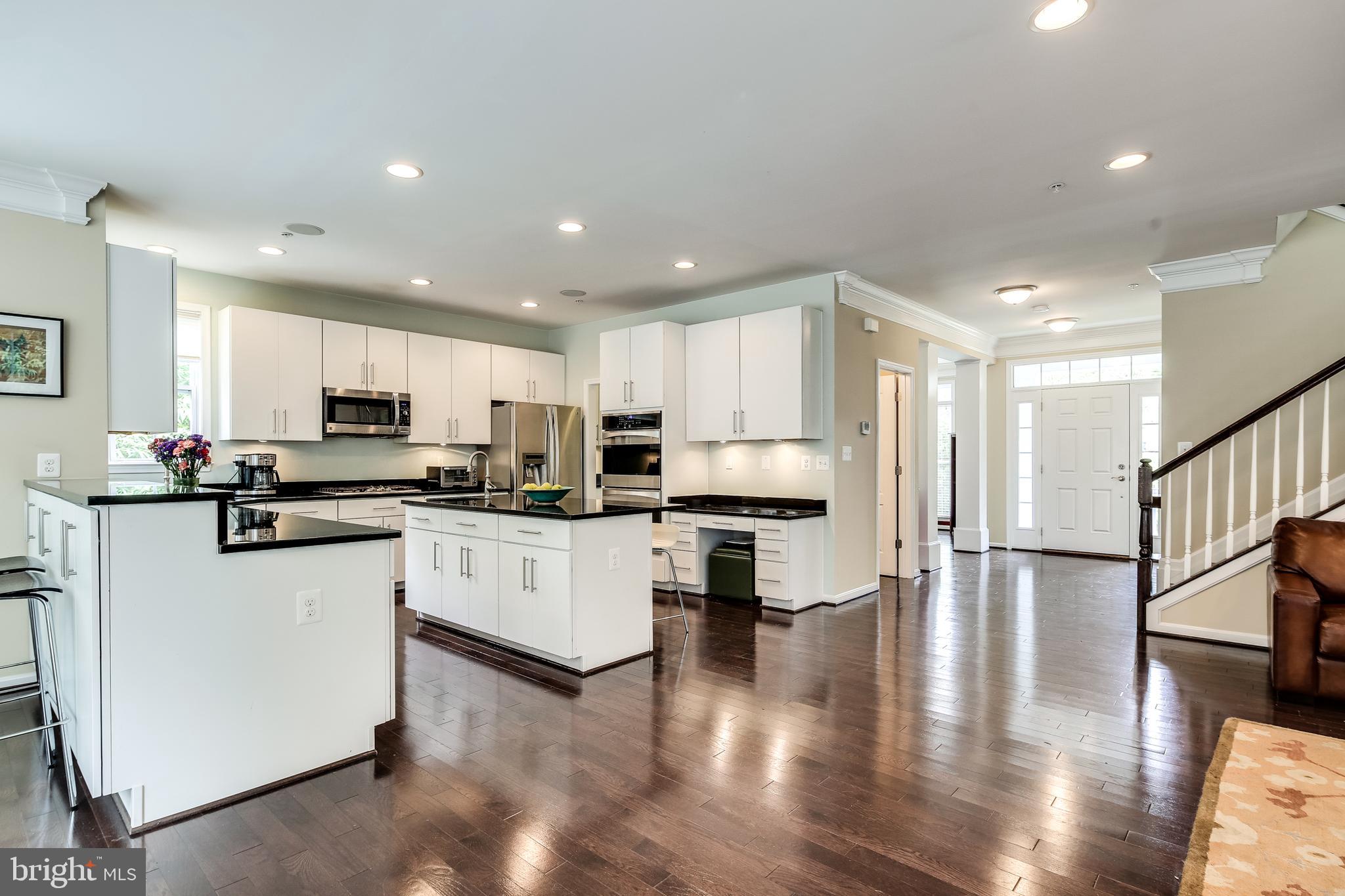 5 Ridge Road Annapolis, MD 21401 - Photo 4 of 43 Gourmet Kitchen with island; open to Living Room