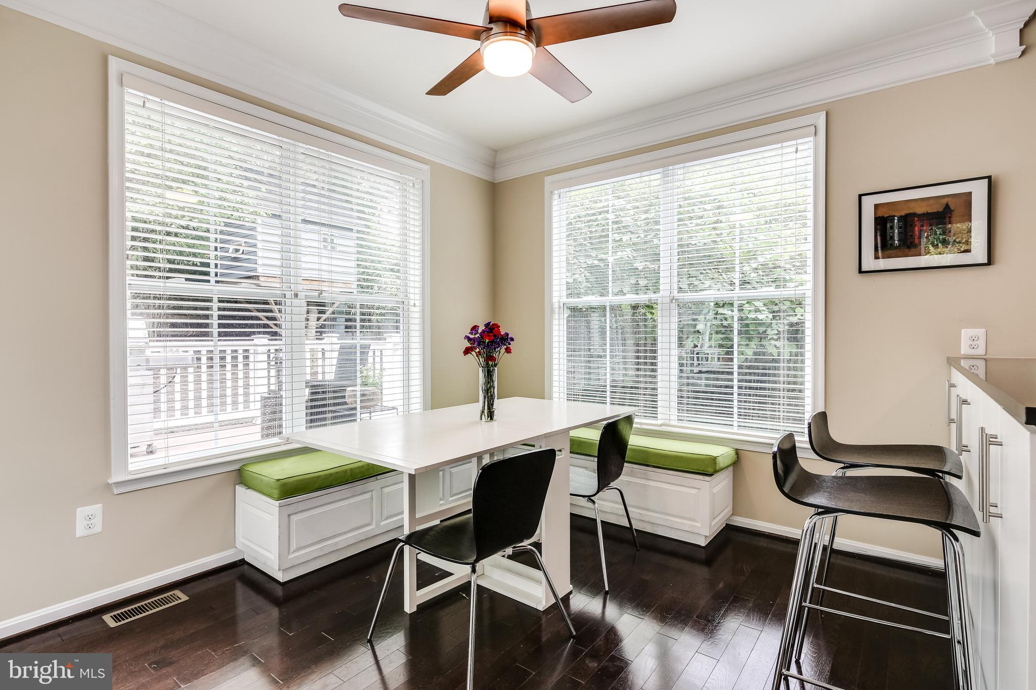 5 Ridge Road Annapolis, MD 21401 - Photo 7 of 43 Built-in Breakfast nook