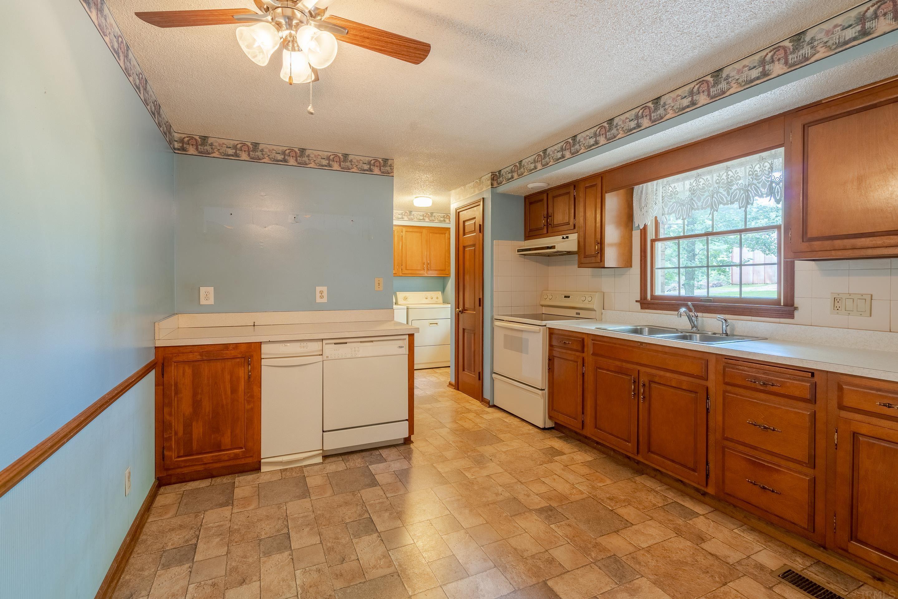 6188 Ferstel Road Newburgh, IN 47630 - Photo 6 of 36 Gallery Image 6