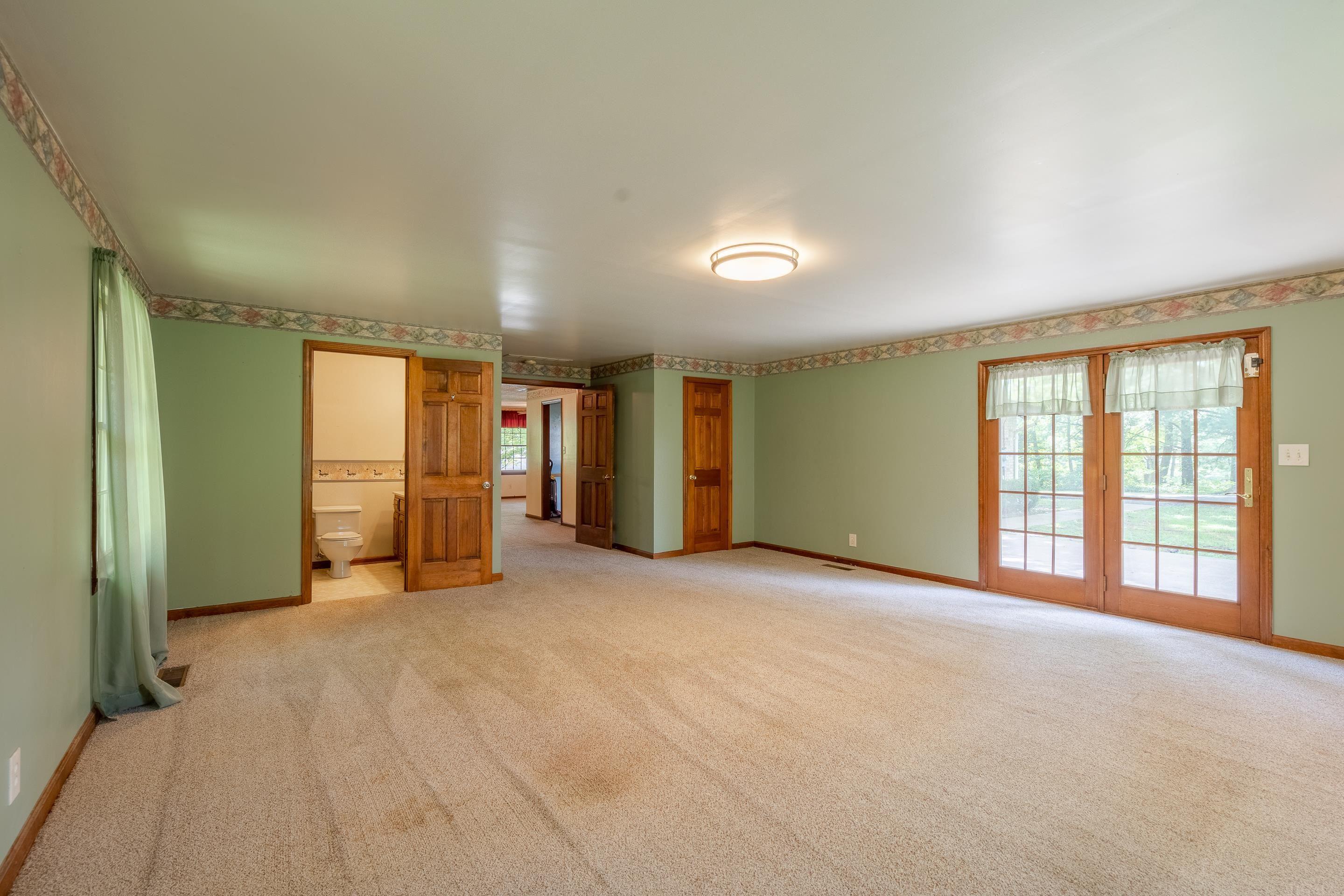 6188 Ferstel Road Newburgh, IN 47630 - Photo 10 of 36 Gallery Image 10