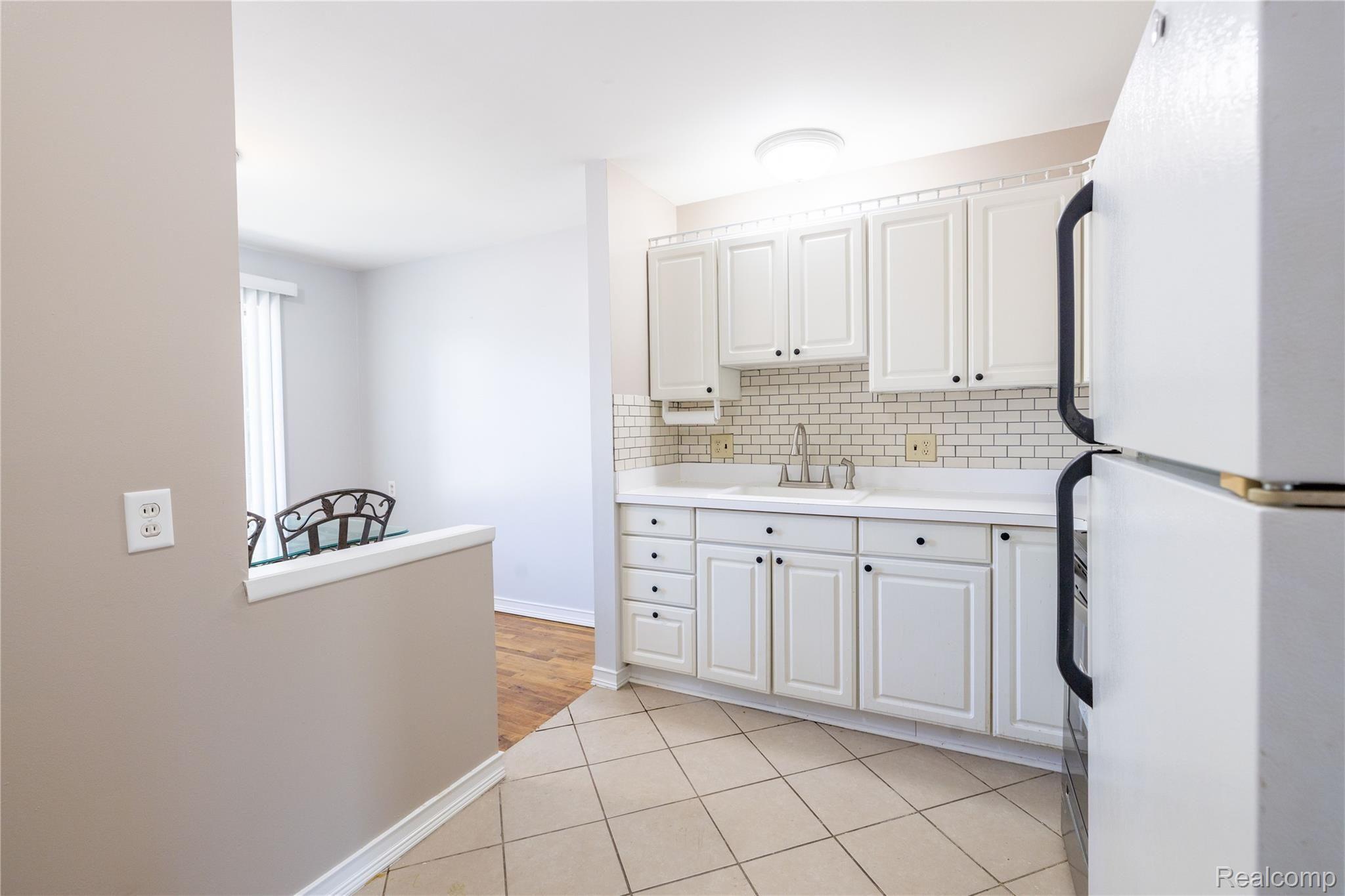 29570 Hoover Road Warren, MI 48093 - Photo 8 of 16 29570 Hoover Rd, Warren (8 of 16).jpg