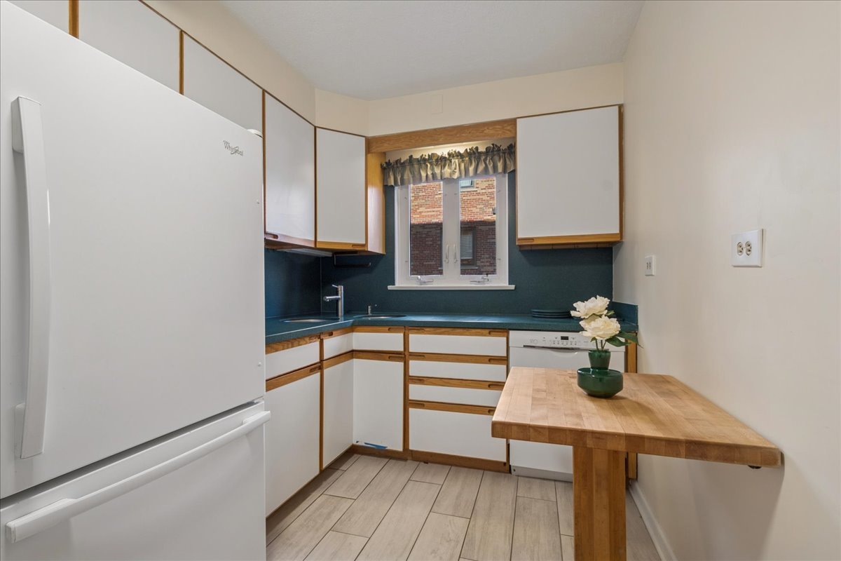 2258 Sherman Avenue, Unit 1 Evanston, IL 60201 - Photo 7 of 20