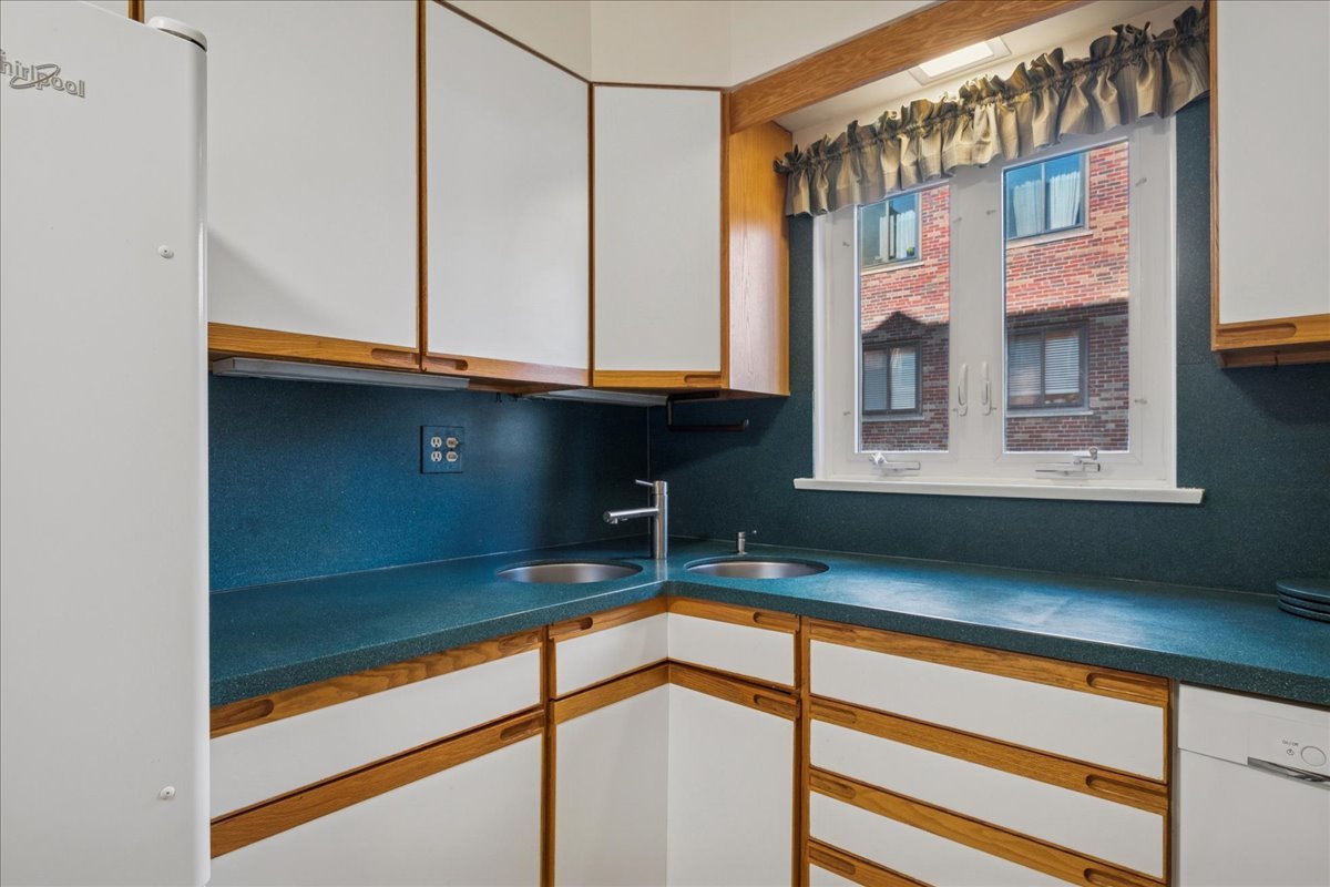 2258 Sherman Avenue, Unit 1 Evanston, IL 60201 - Photo 8 of 20