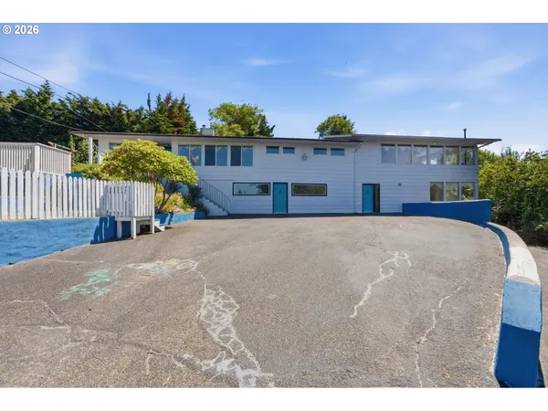 $579,900 | 63654 Ahill Road, Coos Bay, OR 97420