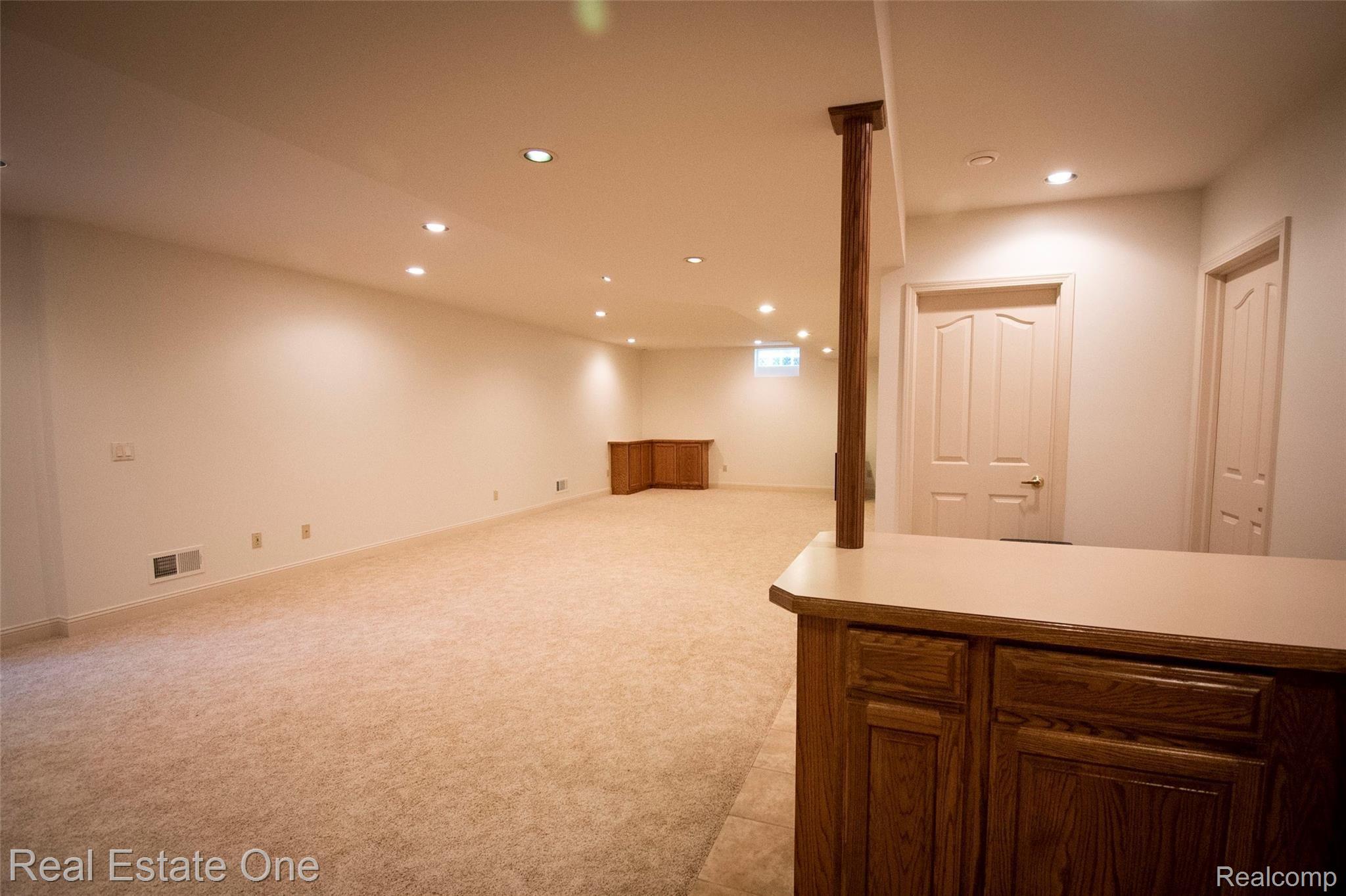 1906 Watson Circle Rochester, MI 48306 - Photo 31 of 37 CKR_1906Watson_6170.jpg