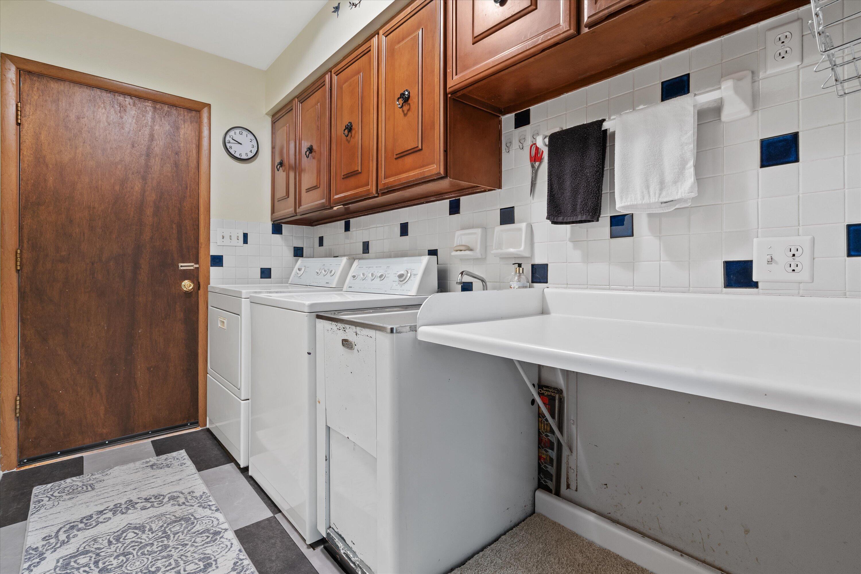 3240 South Hickory Road New Berlin, WI 53151 - Photo 20 of 37 22-DSC02652