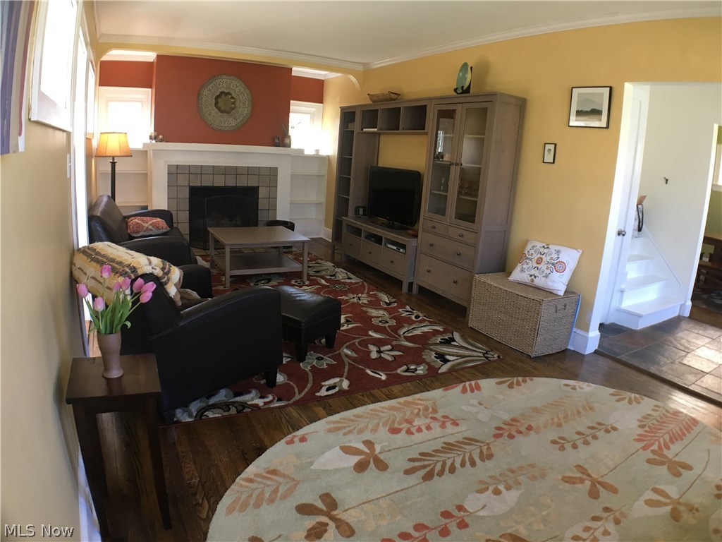 3110 Yorkshire Road Cleveland, OH 44118 - Photo 2 of 20 Gallery Image 2