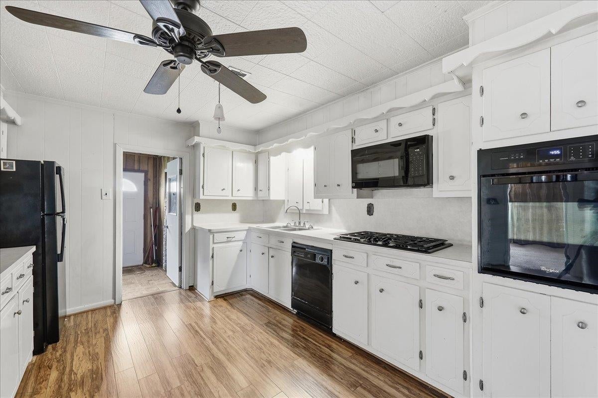 7966 Viterbo Road Nederland, TX 77627 - Photo 13 of 38 Gallery Image 13