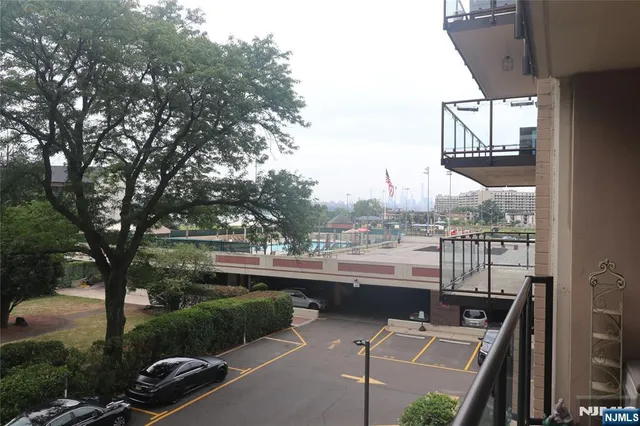 $280,000 | 1203 River Road, Unit 1G, Edgewater, NJ 07020