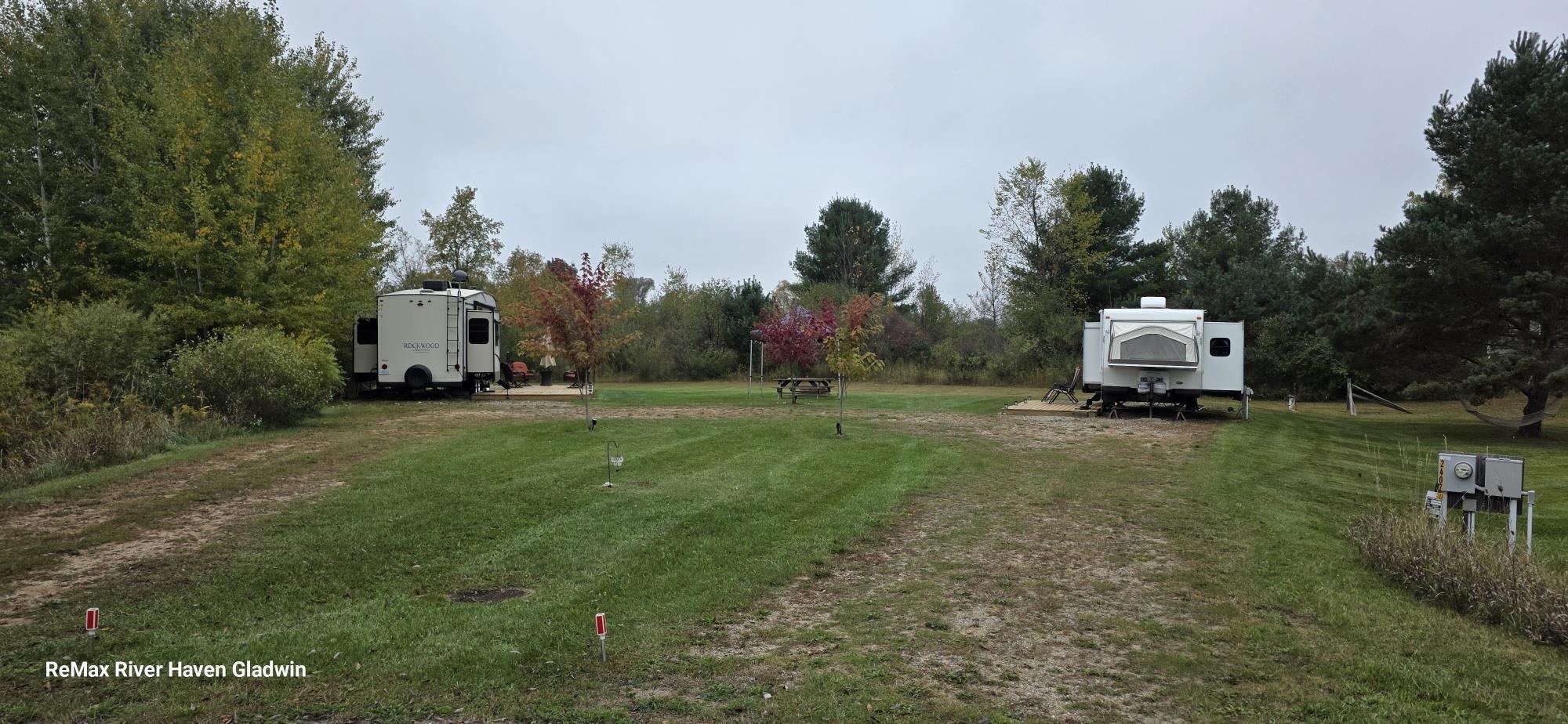 2407 Rothbury Court, Unit 2408 ROTHBURY COURT Gladwin, MI 48624 - Photo 3 of 11