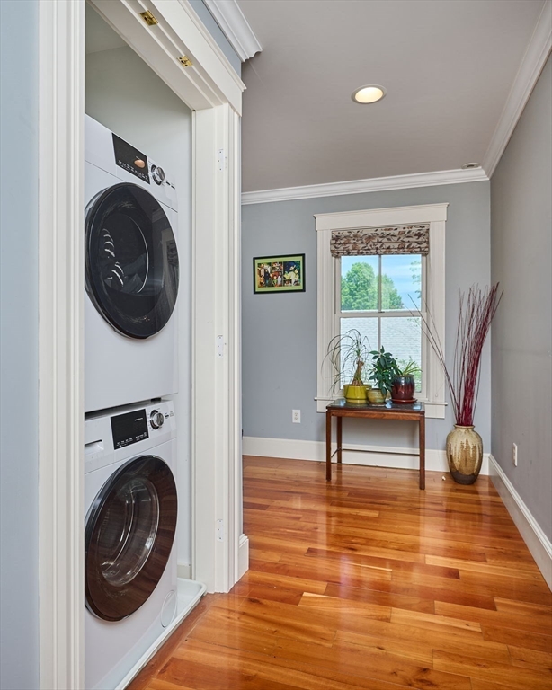 25 Union Street, Unit 2 Northampton, MA 01060 - Photo 20 of 38 a view of a living room washer and dryer