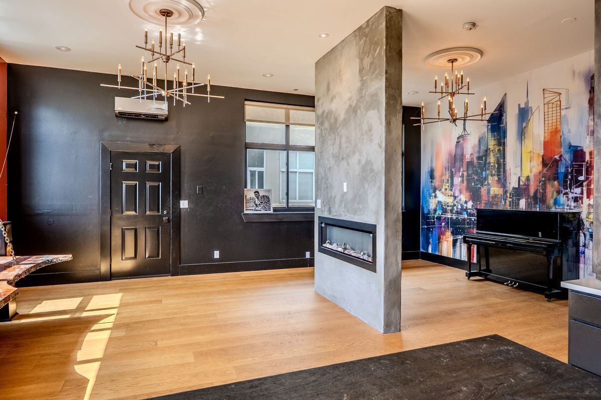 231 Norman Avenue, Unit 511 Brooklyn, NY 11222 - Photo 18 of 30 a view of a livingroom with furniture