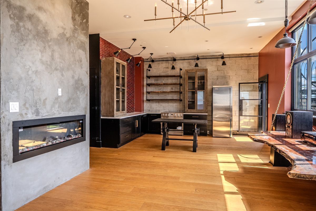 231 Norman Avenue, Unit 511 Brooklyn, NY 11222 - Photo 8 of 30 a view of a chairs and tables in the patio