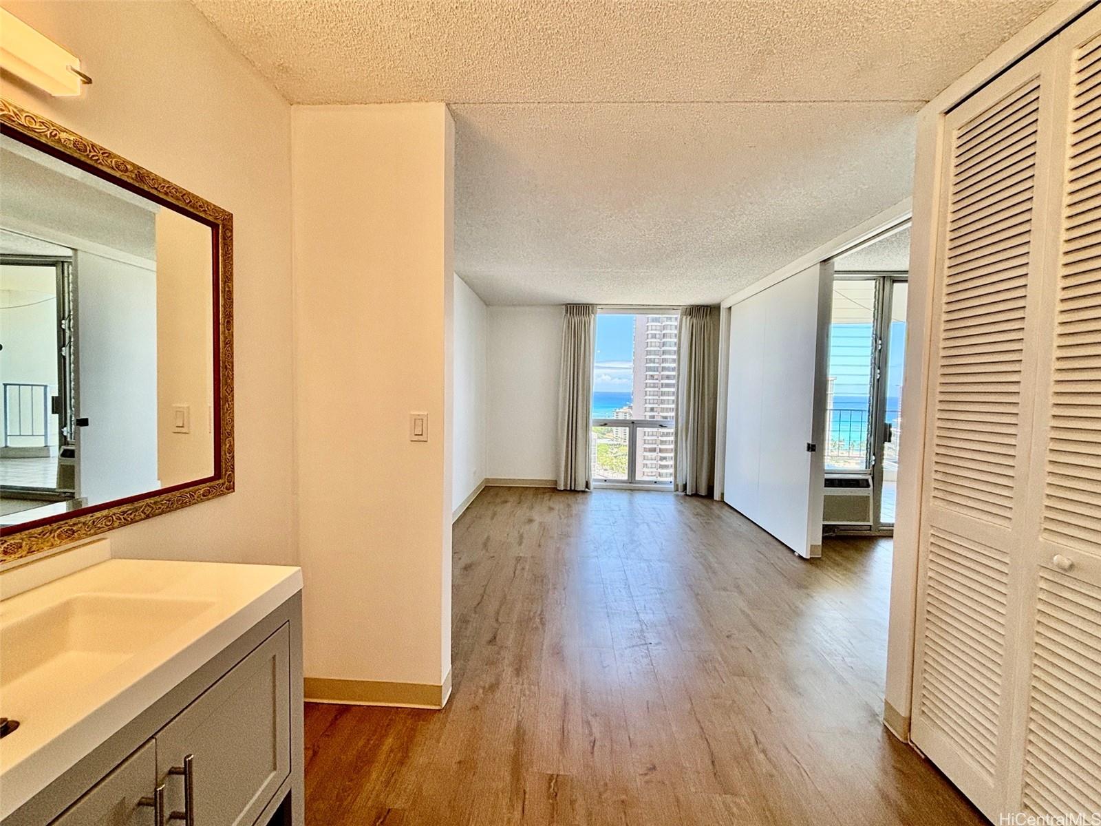 469 Ena Road, Unit 3007 Honolulu, HI 96815 - Photo 7 of 21