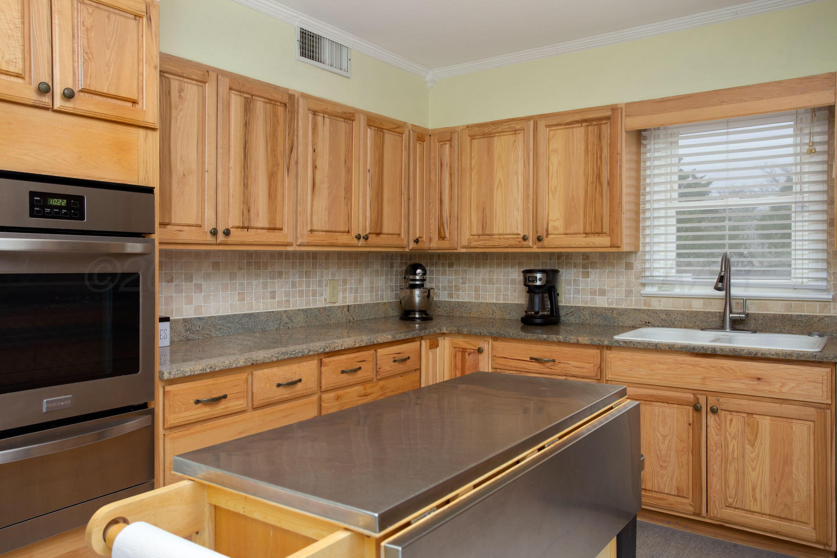 4506 Southwest 3rd Avenue Amarillo, TX 79106 - Photo 13 of 31 kitchen 4
