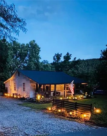 $284,900 | 190 Old Blairsville Highway, Talking Rock, GA 30175