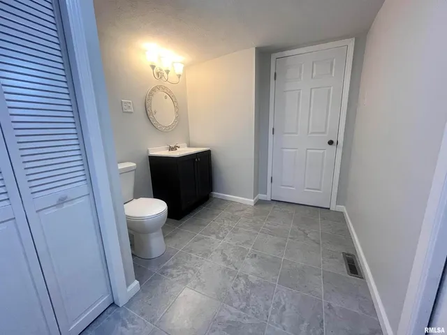 $93,500 | 421 North 18th Street, Herrin, IL 62948