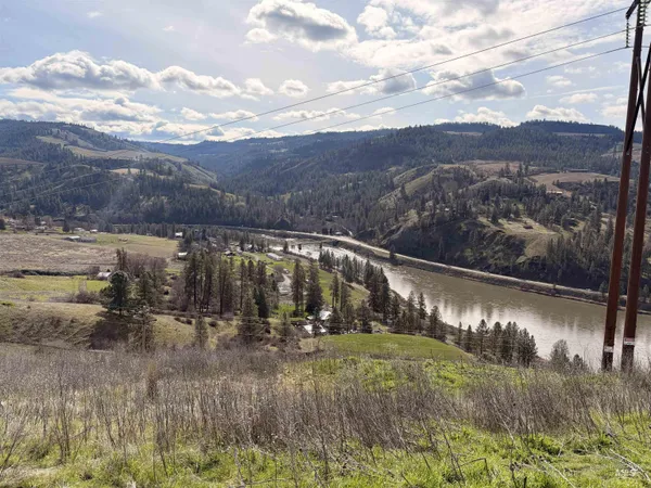 $225,000 | 36171 River Road, Lenore, ID 83541