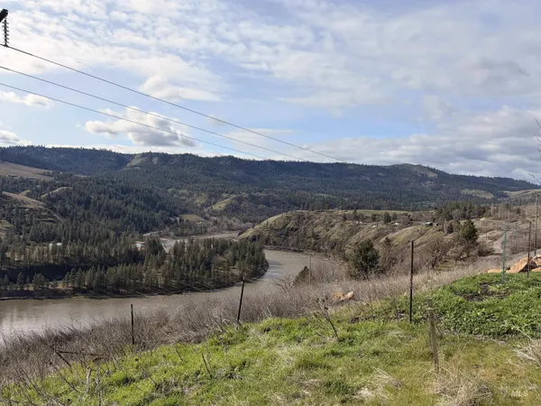 $225,000 | 36171 River Road, Lenore, ID 83541