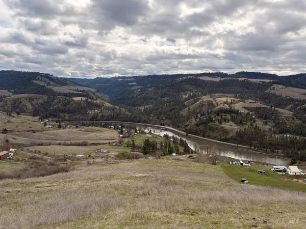 $225,000 | 36171 River Road, Lenore, ID 83541
