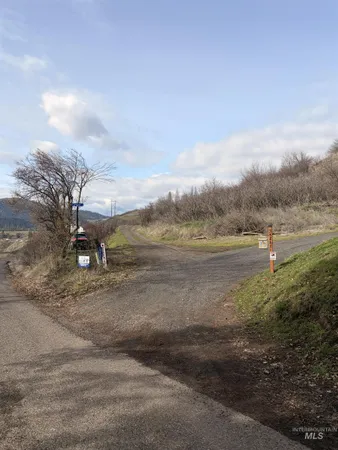 $225,000 | 36171 River Road, Lenore, ID 83541