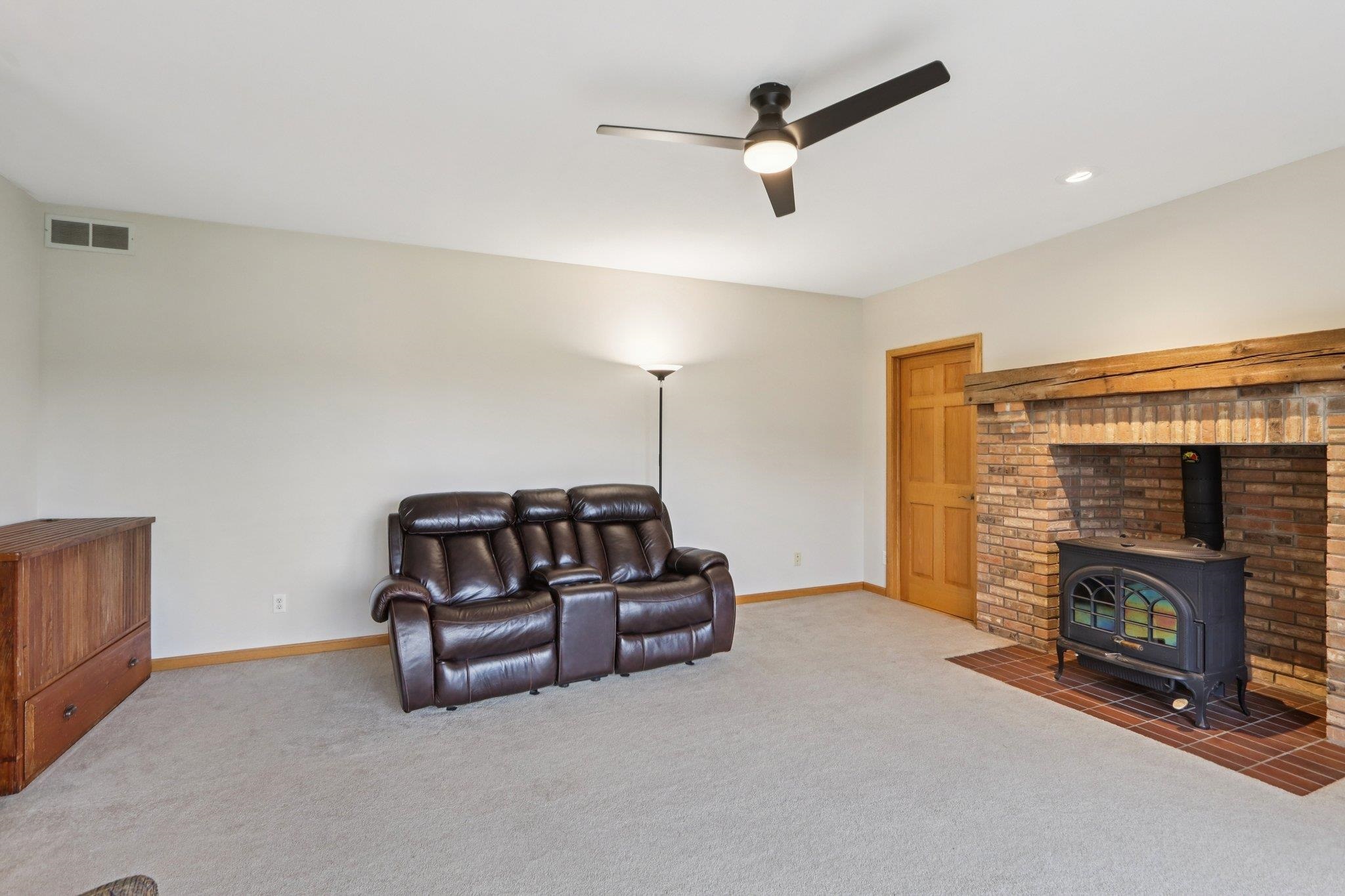 2445 East Gaston Road Cottage Grove, WI 53527 - Photo 10 of 86