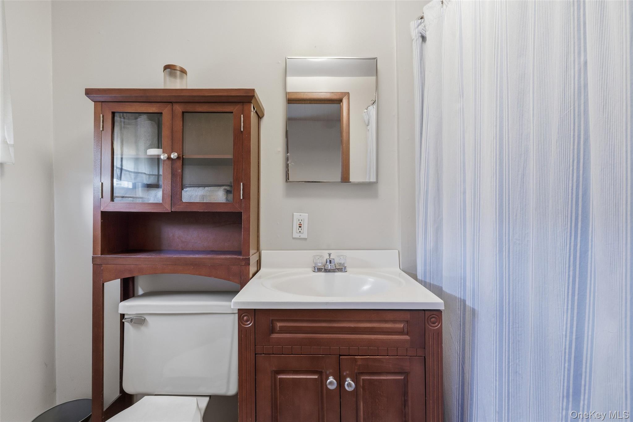 24 Spring Garden Street Valley Stream, NY 11580 - Photo 15 of 25