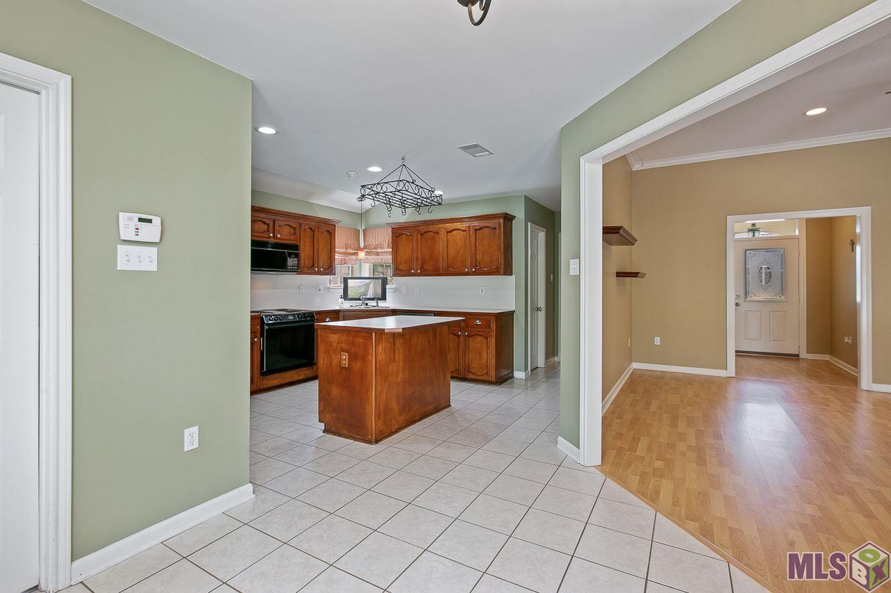 11111 Paddock Avenue Baton Rouge, LA 70816 - Photo 8 of 26