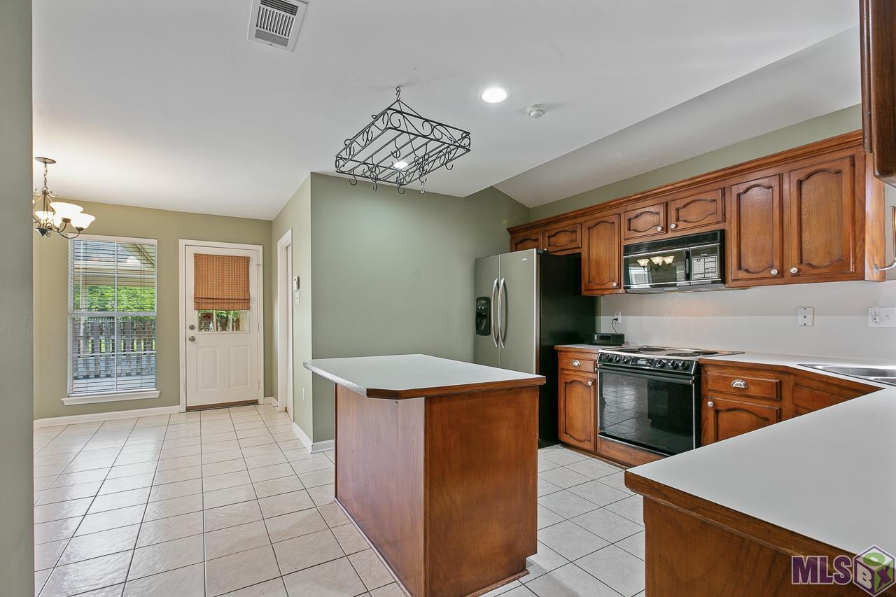 11111 Paddock Avenue Baton Rouge, LA 70816 - Photo 9 of 26