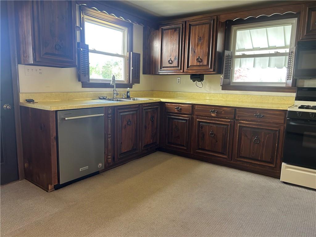 177 Freeport Road Butler, PA 16002 - Photo 4 of 34 Gallery Image 4