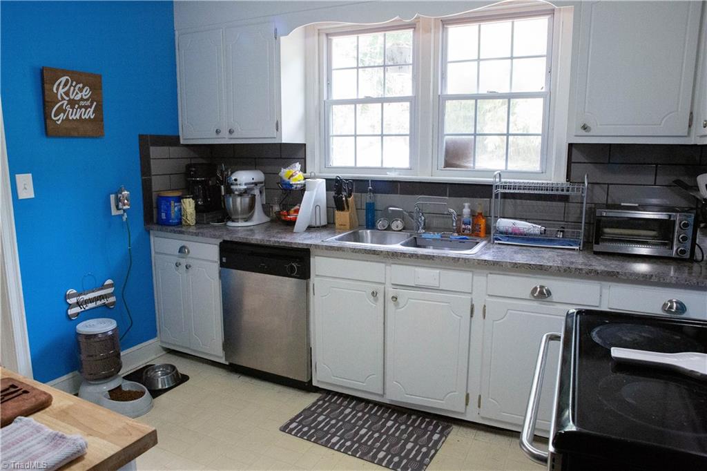 626 Rockspring Road High Point, NC 27262 - Photo 9 of 20 Gallery Image 9