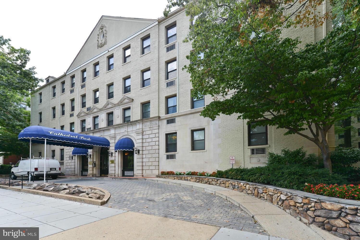 3100 Connecticut Avenue Northwest, Unit 304 Washington, DC 20008 - Photo 14 of 15 a front view of a building