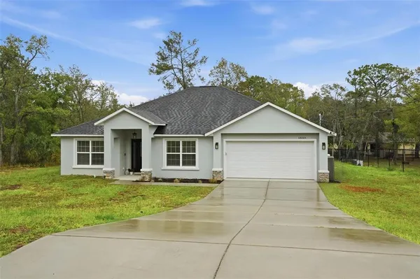 $379,900 | 12223 Peregrine Falcon Avenue, Weeki Wachee, FL 34614