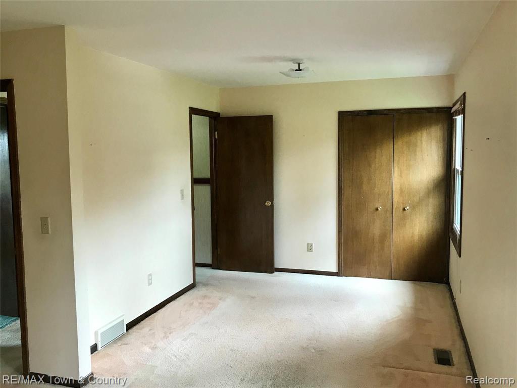 8340 Potter Road Flushing, MI 48433 - Photo 17 of 43