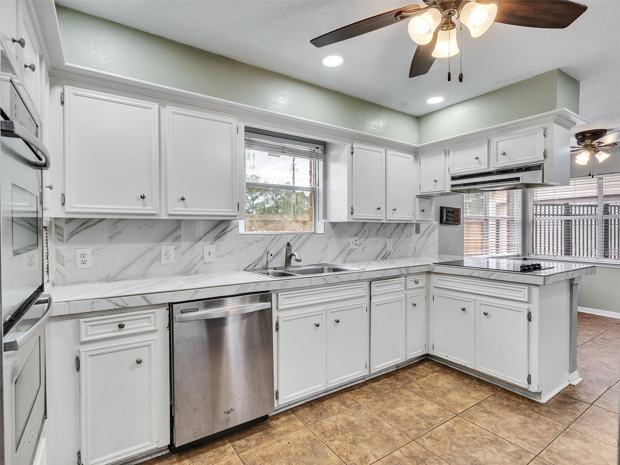 15703 Crestbrook Drive Houston, TX 77059 - Photo 14 of 50