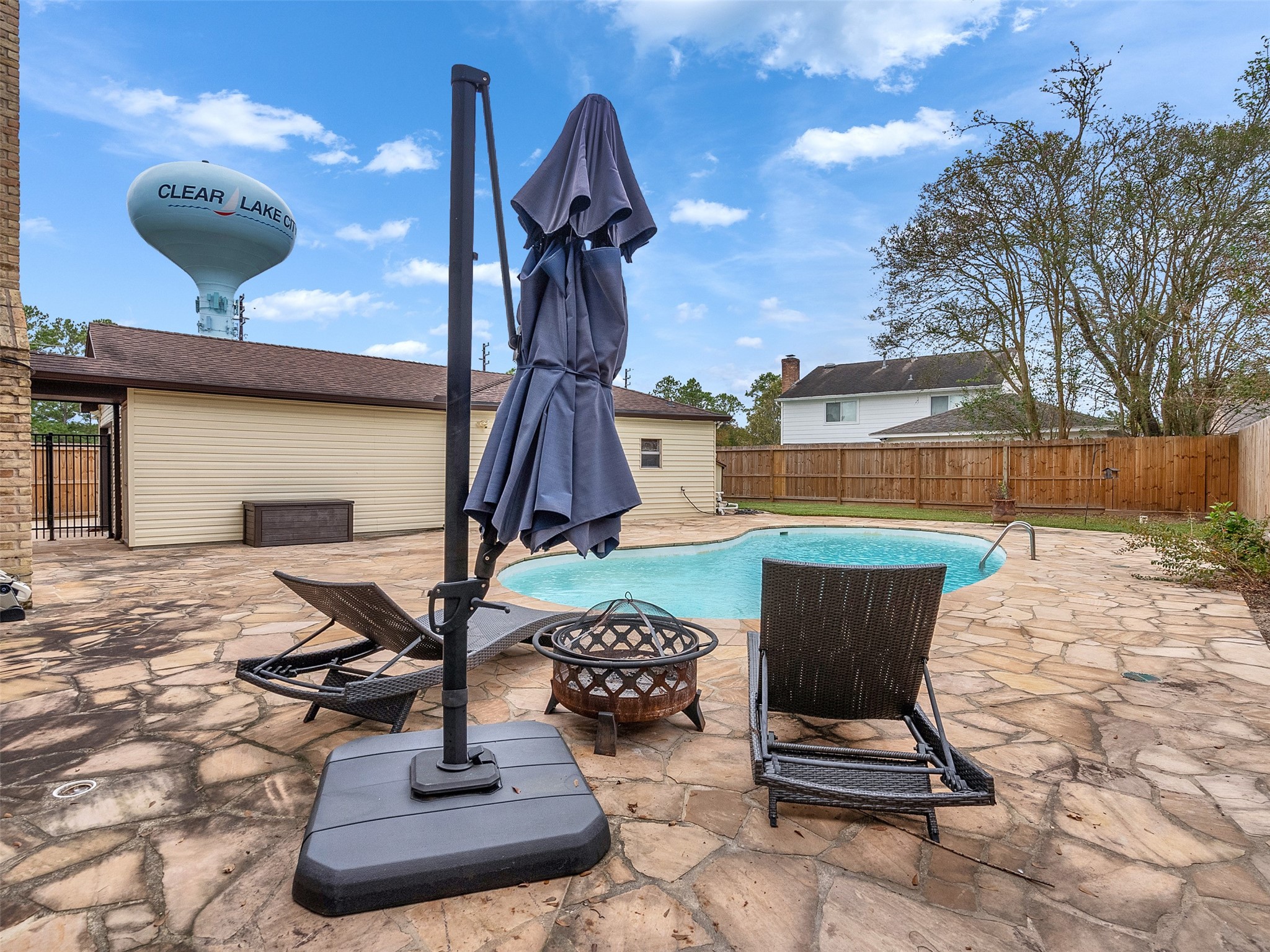 15703 Crestbrook Drive Houston, TX 77059 - Photo 44 of 50