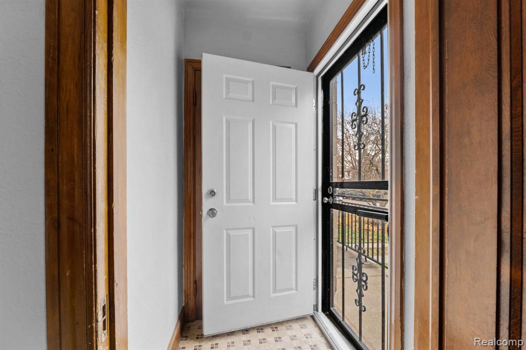 3526 Yorkshire Road Detroit, MI 48224 - Photo 3 of 25