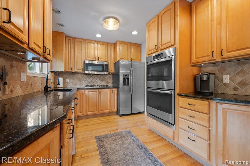 1467 West Avon Road Rochester Hills, MI 48309 - Photo 13 of 51