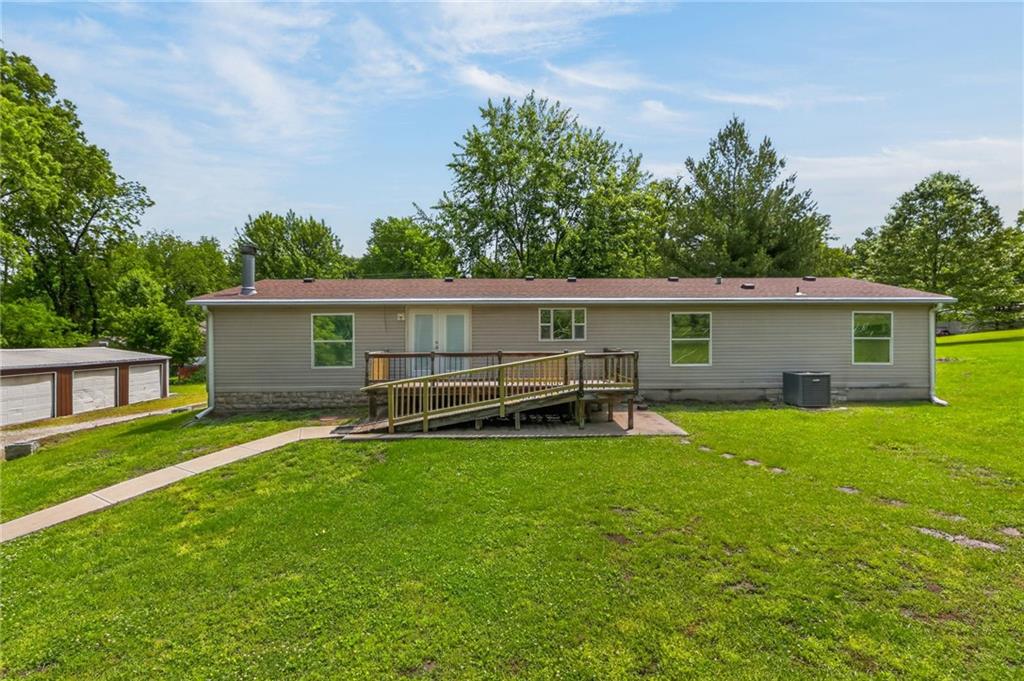 2810 Ajax Road St. Joseph, MO 64503 - Photo 8 of 37