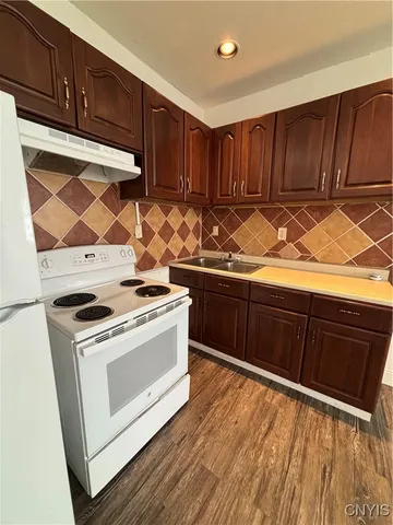 $1,200 | 338 Academy Street, Watertown, NY 13601