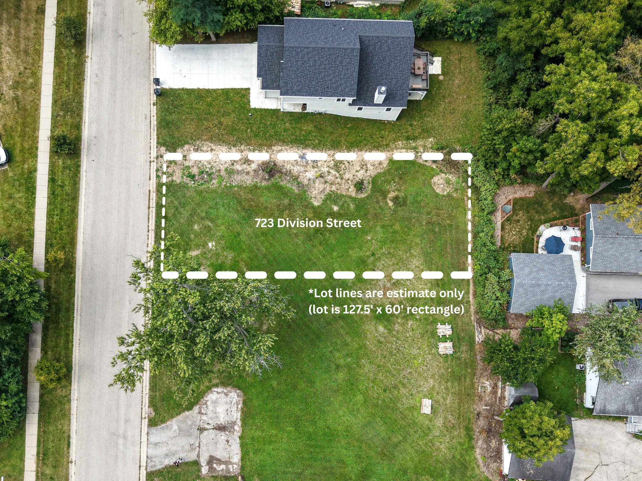 723 Division Street Delafield, WI 53018 - Photo 3 of 5 723 Division MLS 3