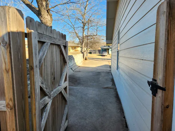 $2,600 | 3000 Ray Wood Drive, Austin, TX 78704