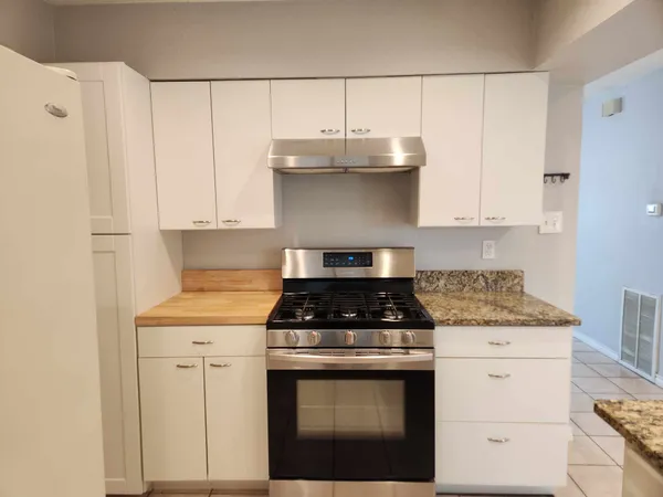 $2,600 | 3000 Ray Wood Drive, Austin, TX 78704