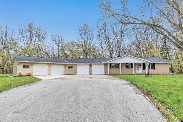 $450,000 | 2879 Lime Kiln Road, Green Bay, WI 54311