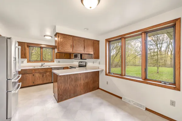 $450,000 | 2879 Lime Kiln Road, Green Bay, WI 54311