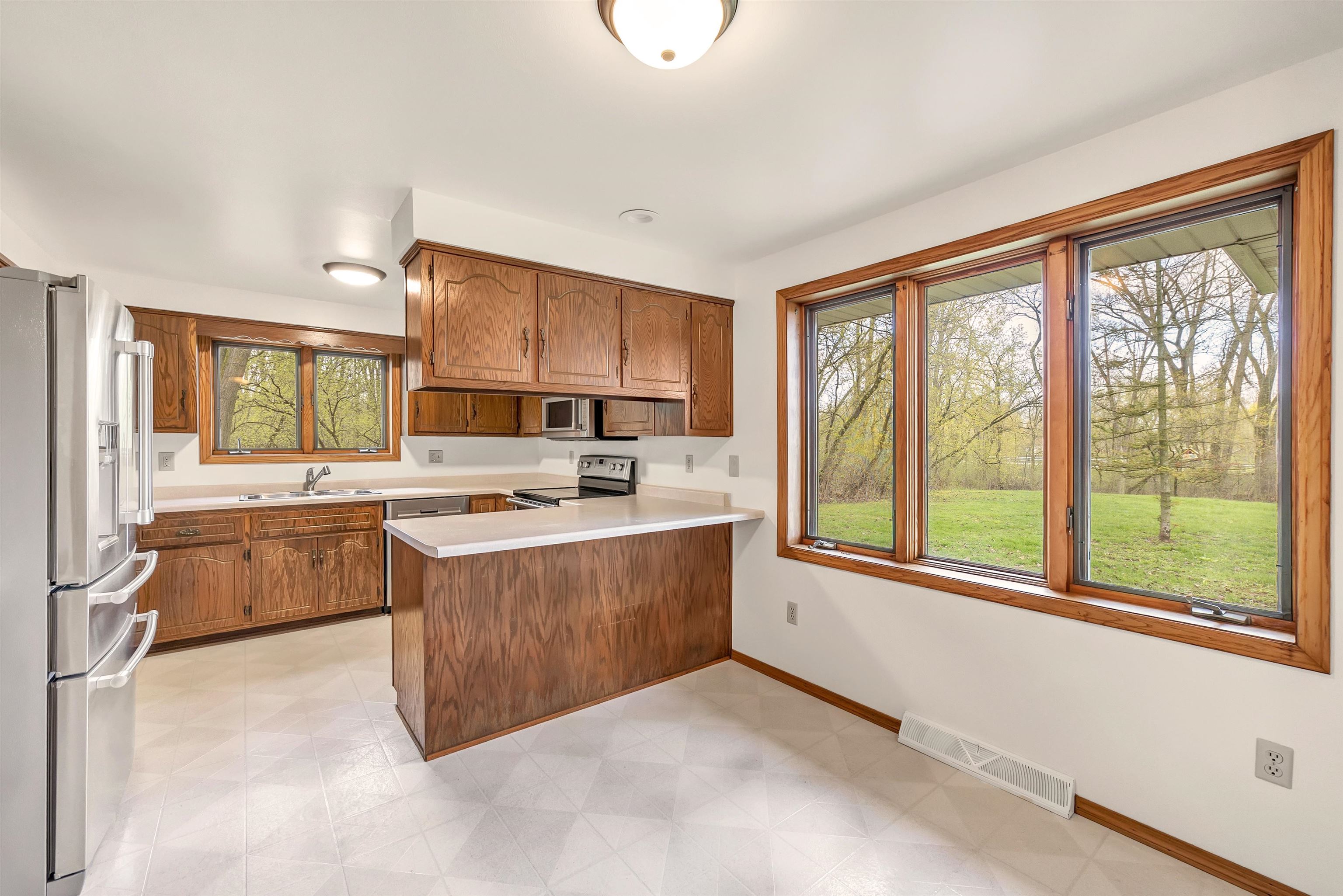 2879 Lime Kiln Road Green Bay, WI 54311 - Photo 15 of 55