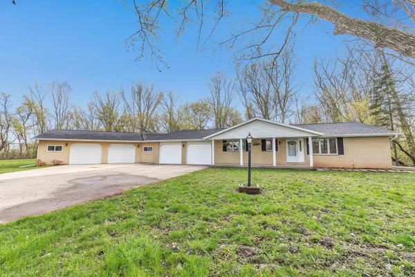 $450,000 | 2879 Lime Kiln Road, Green Bay, WI 54311
