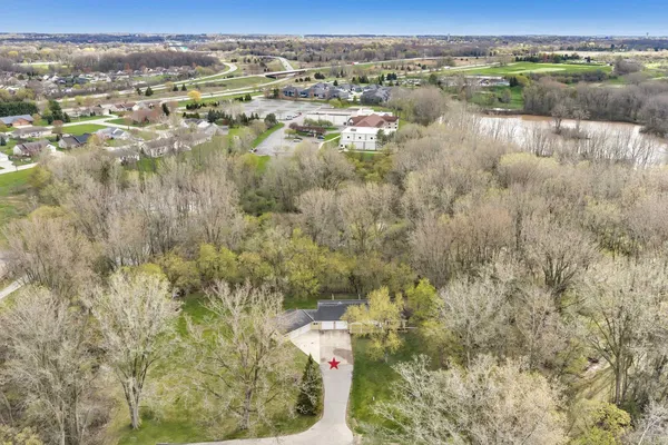 $450,000 | 2879 Lime Kiln Road, Green Bay, WI 54311