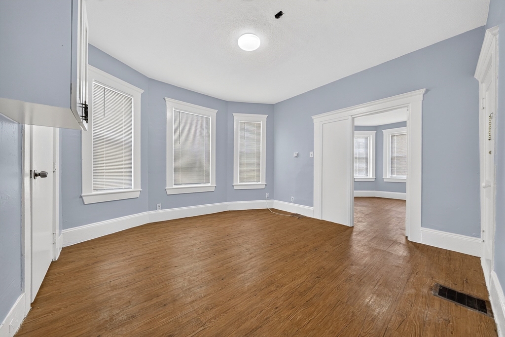 137 Shurtleff Street, Unit 1 Chelsea, MA 02150 - Photo 5 of 16 Gallery Image 5